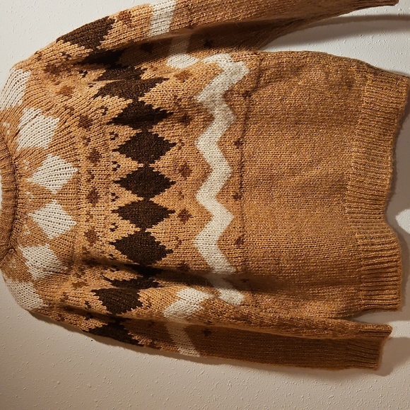 NWT Vero Moda O neck Nordic Sweater tan & birch sz.L - Picture 3 of 6